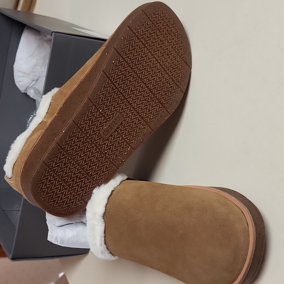 ABEO pioneer bootie new in box tan with beige faux fur lining, grip soles size 7 - Picture 2 of 5